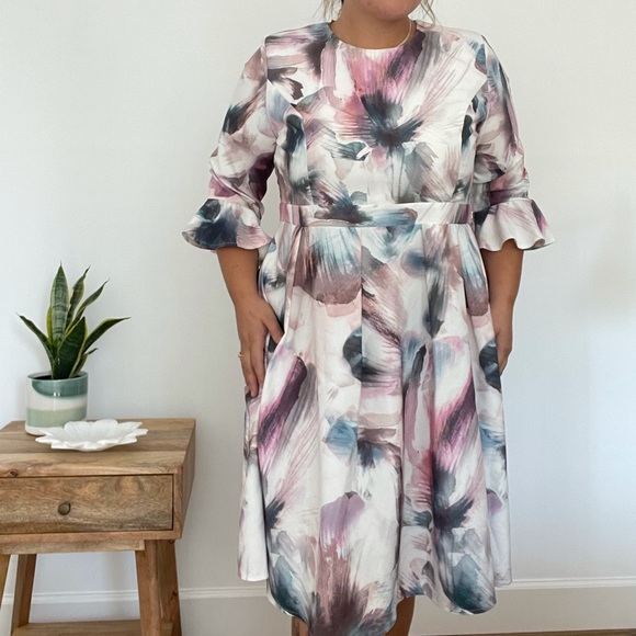 Floral Printed Dress with Fluted Sleeve - Picture 4 of 8